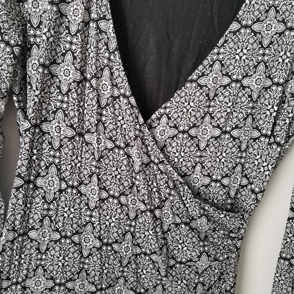 Ann Taylor LOFT Ruched Sides Wrap Long Sleeve Blouse Size M Black & White - Picture 5 of 8
